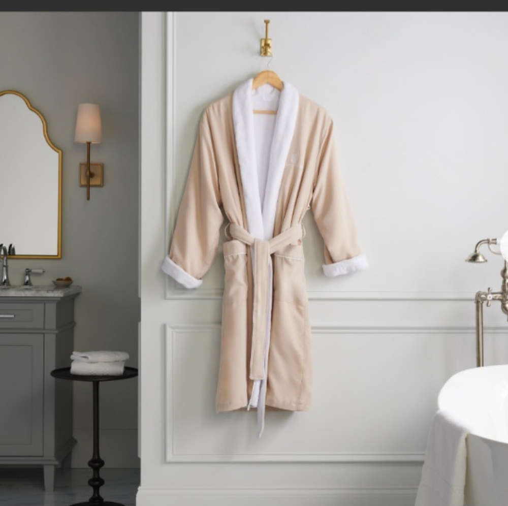 Robe by Ritz Carlton